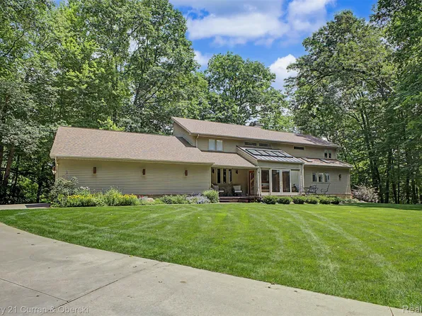 11349 Philway Ct, Brighton, MI 48114