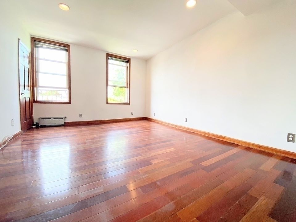 2nd image of 565 Union St #4E