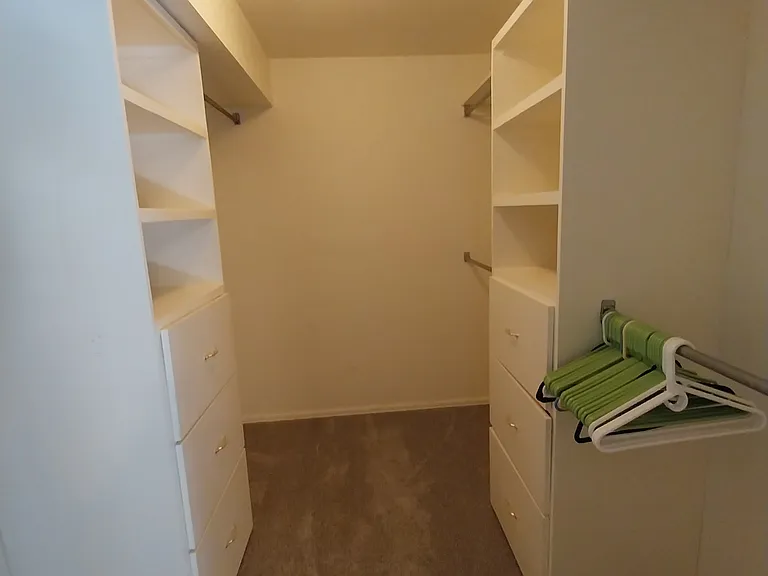 9786 Buckingham Ct — Photo 41