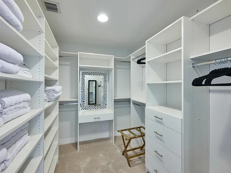 100 Neptune Dr — Photo 46