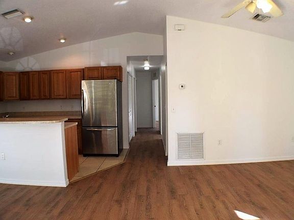 4th image of 3488 NW 36th Ave