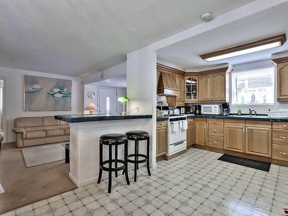 3rd image of 18 Haven Dr
