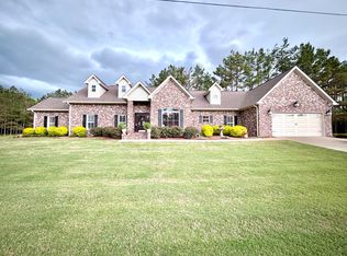 320 Whitney Dr, Grenada, MS 38901