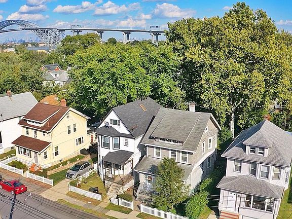 3rd image of 69 Lake Ave