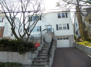 12 Hudsonview Ter, Yonkers, NY 10701