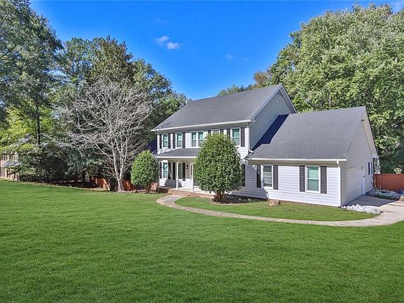 2nd image of 4645 Riveredge Cv