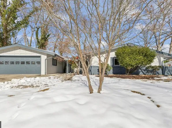 605 Kings Ln, Fort Washington, MD 20744