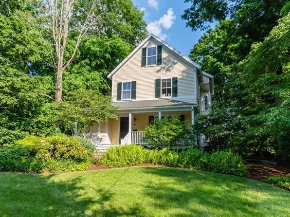 44 Bloomfield St, Lexington, MA 02420