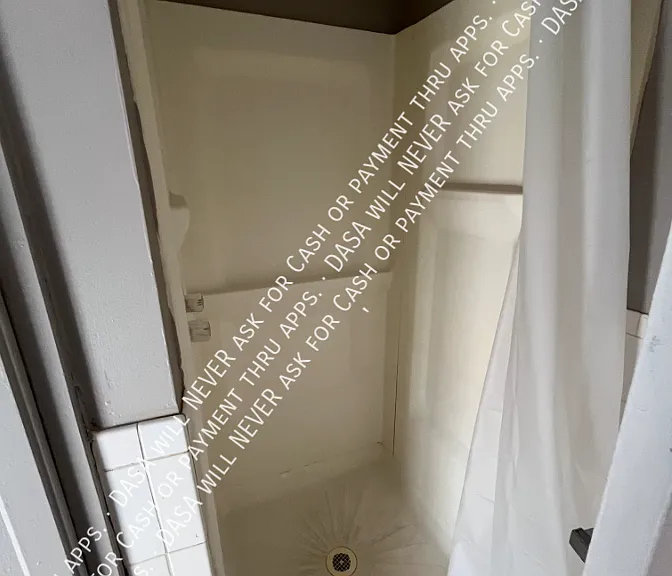 28 Newfield St #UPPER — Photo 8