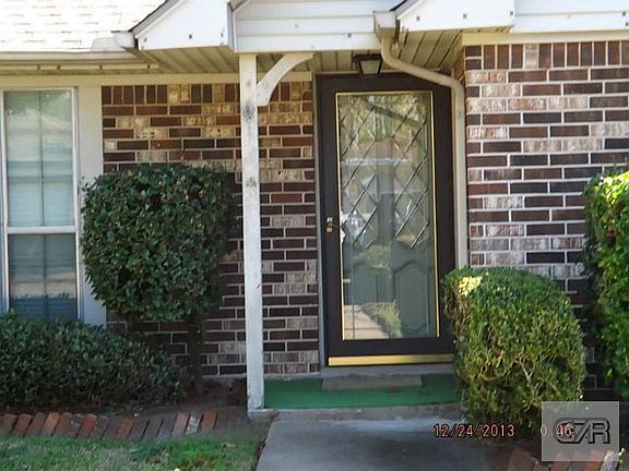 2nd image of 2210 17th St N