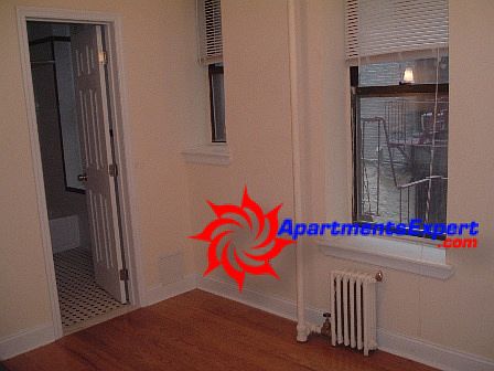 4th image of 242 Bradhurst Ave APT 1