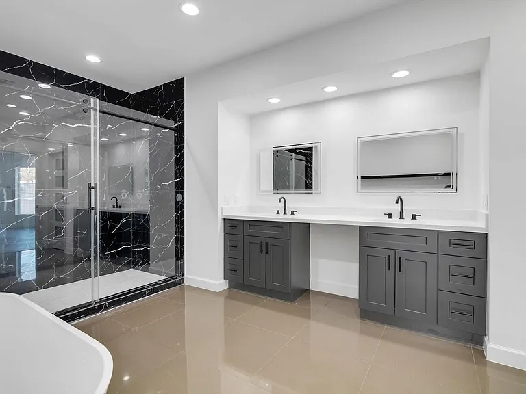 12564 Memorial Dr — Photo 24