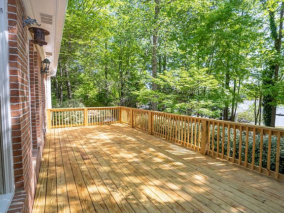 3rd image of 149 Cedar Cove Dr