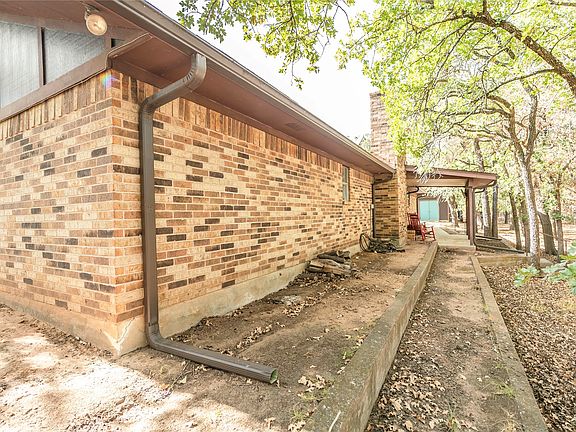 2nd image of 130 Acoma Dr