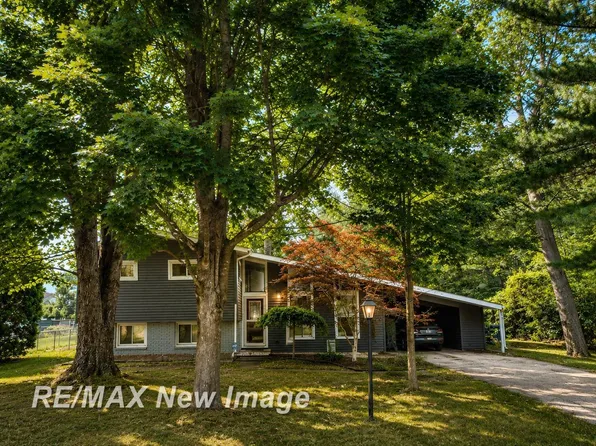 5121 Queen Dr, Bridgeport, MI 48722