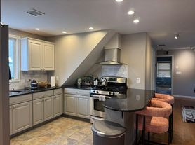 17 Summit Ave, Providence, RI