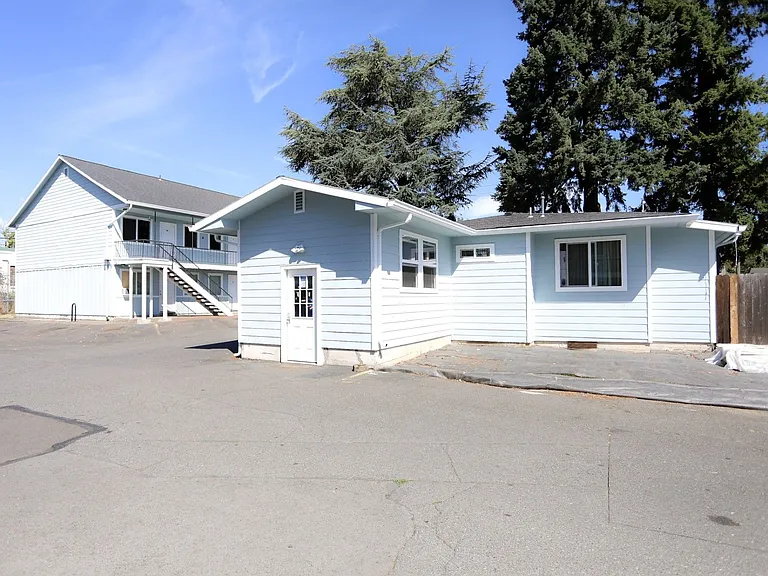 Fairway Apartments — Photo 11