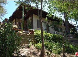 20935 Almazan Rd, Woodland Hills, CA 91364
