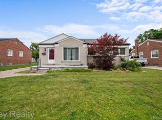 29880 Orangelawn St, Livonia, MI 48150