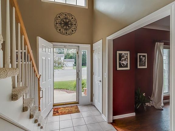 2nd image of 54657 Oak Leaf Ct