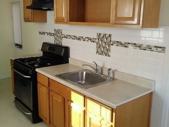 3rd image of 238 W Abbottsford Ave #1