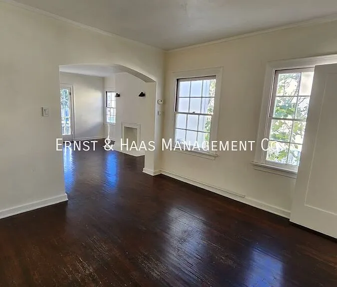 528 N Kenmore Ave — Photo 7