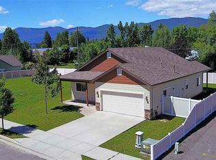 1402 Autumn Ln, Sandpoint, ID 83864