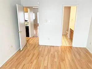 Building Photo - 806 W 24th St #229