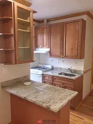 Rented by Wave Real Estate Group | media 19