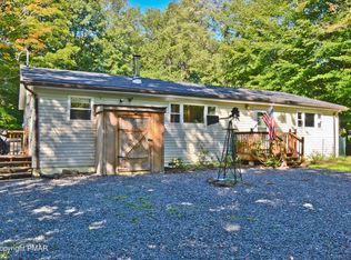 2186 Locust Ridge Rd, Pocono Lake, PA 18347