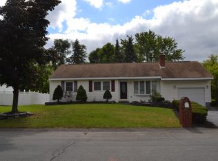 8 Brickley Dr, Albany, NY 12205