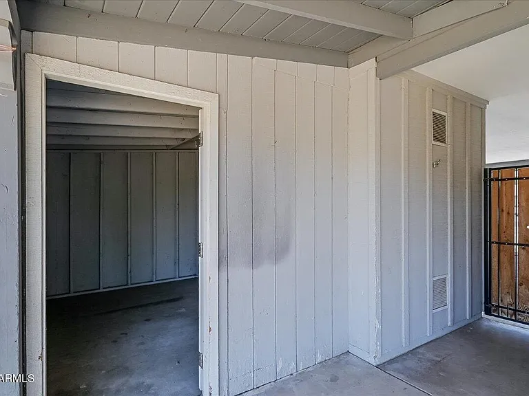 536 N Cheri Lynn Dr — Photo 25