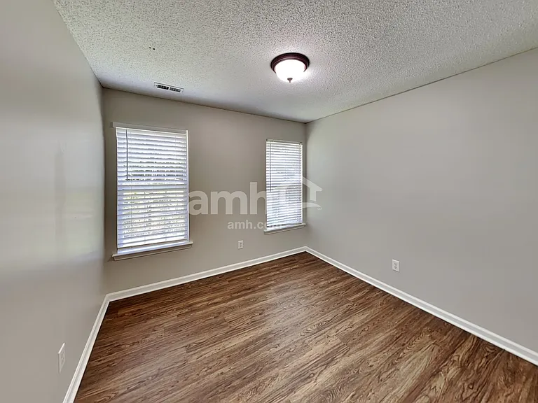 1720 Silverberry Ct — Photo 14