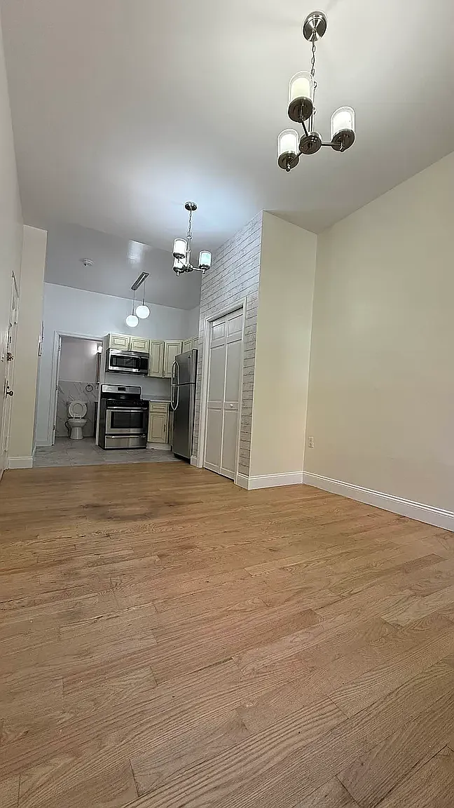 416 East 78th Street — Photo 2