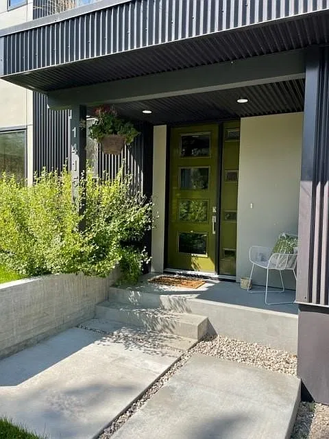 1415 Fenn Dr — Photo 2