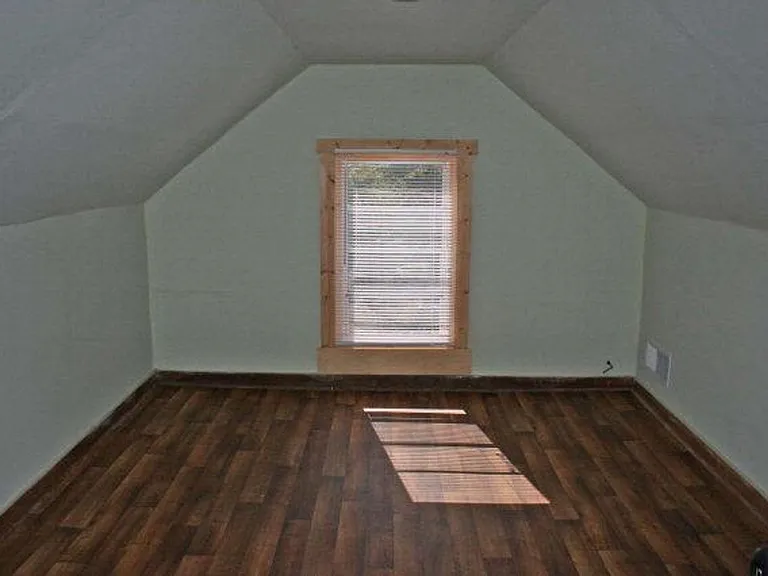 472 Whitehall Rd — Photo 9