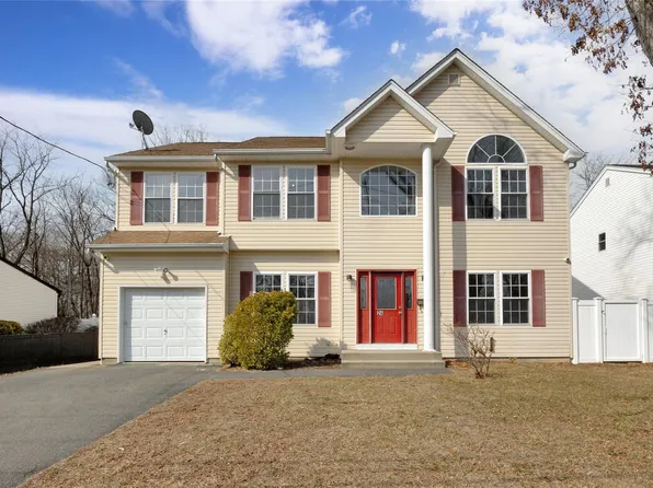 2A Rosewood Avenue, Amityville, NY 11701