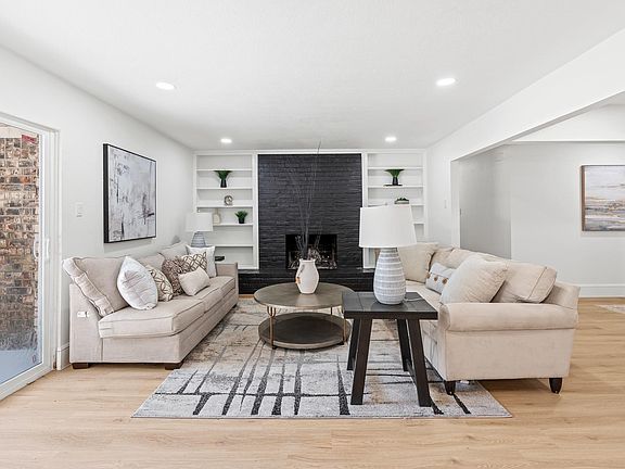 2nd image of 2116 Tamworth Ct