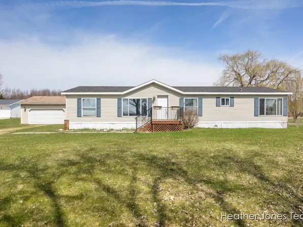 10301 Swem St NE, Rockford, MI 49341