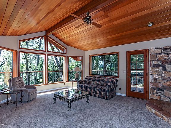 3rd image of 14296 Tahoe View Dr