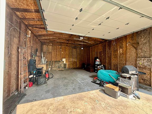 4th image of 232 N Oakhill Ave