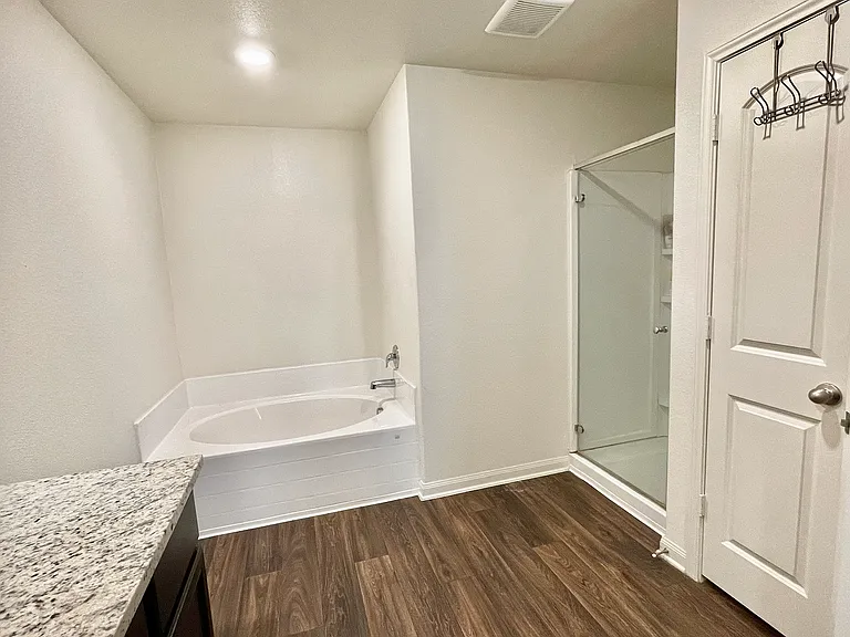 1327 Amy Dr — Photo 14