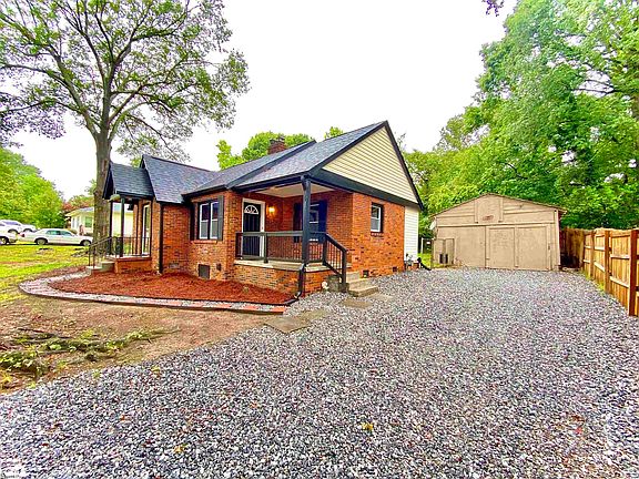 2nd image of 301 Churchill Cir