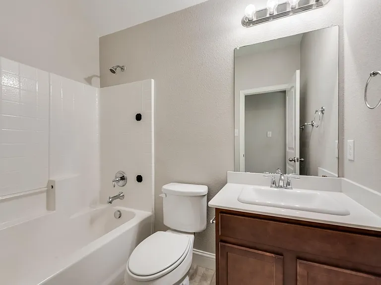1825 Ridge Creek Ln — Photo 13
