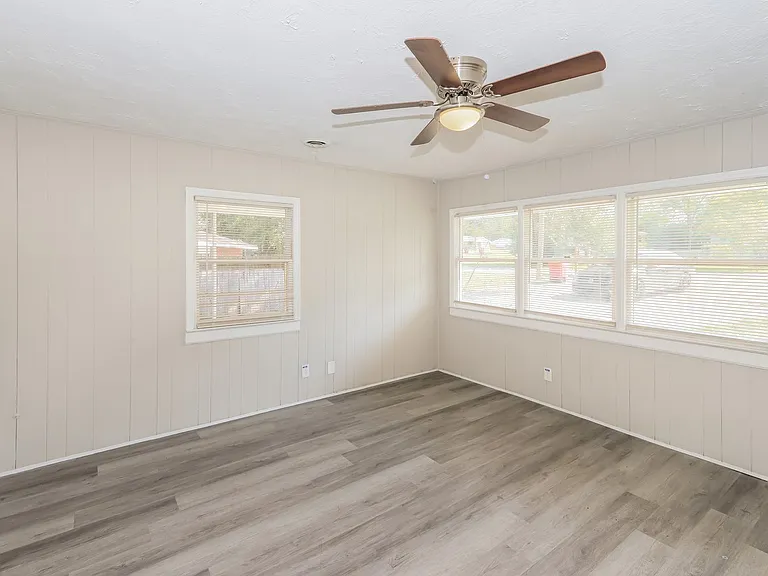 799512_018_living_room_13140135.jpg