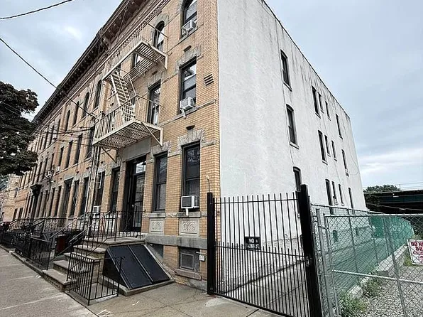 59-24 Putnam Ave, Ridgewood, NY 11385