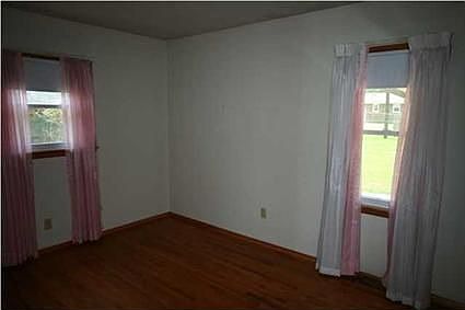 5th image of 1813 S Parker Dr
