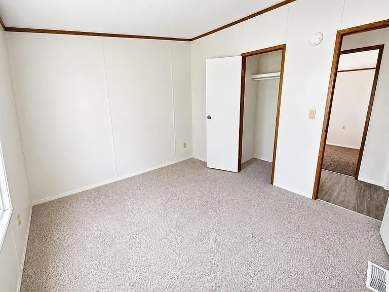 120 Acorn — Photo 12