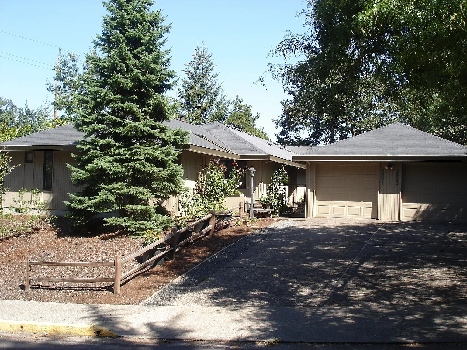 2801 Miramonti Dr photo 1