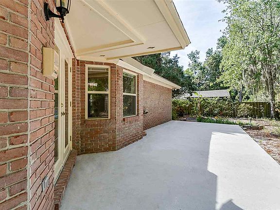 4th image of 3672 Waterside Dr
